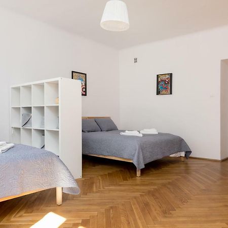 Royal Route Apartment For 10 People Warsaw Ngoại thất bức ảnh